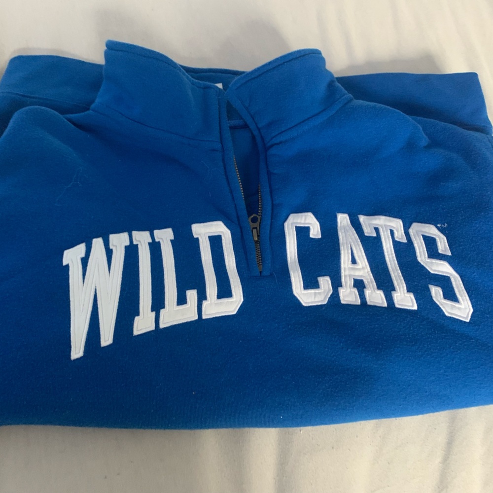 university of kentucky quarter zip, slightly worn